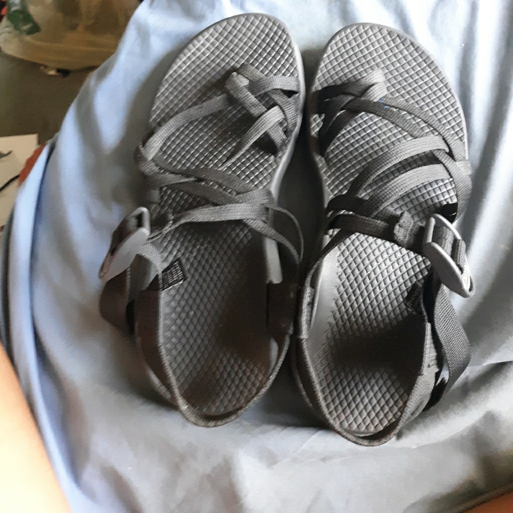 Chaco women’s size 6 black sandals